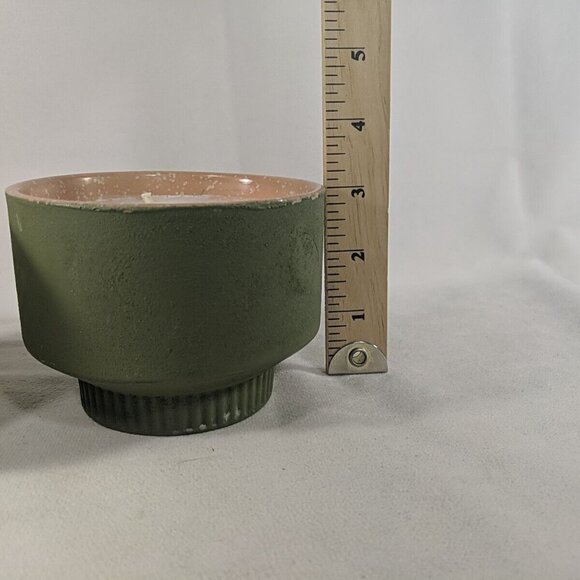 Illume 2 Set Candles Citron & Vetiver 11.9 oz 338 g NEW $78 MSRP Green Yellow - Picture 10 of 11